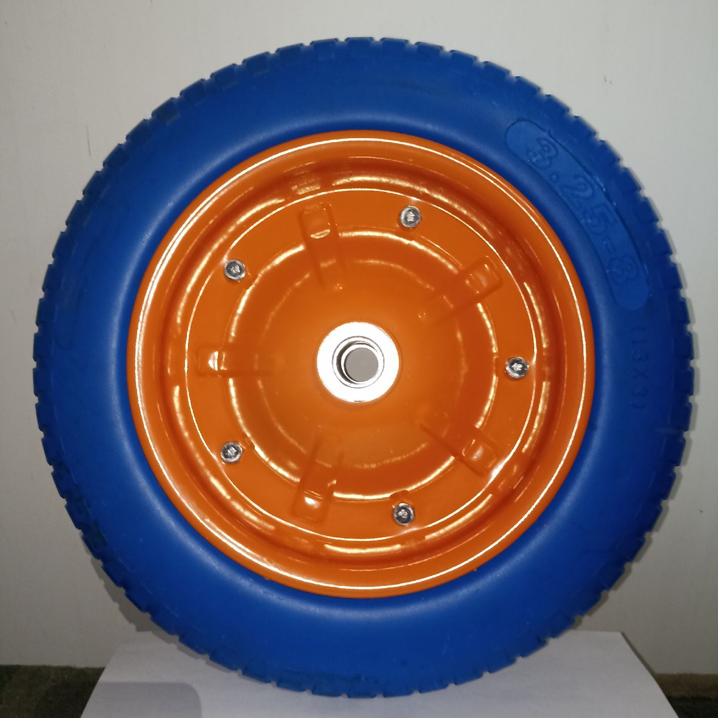 Колесо для тачки садовой W13-325/8L d-20 полиуретановое