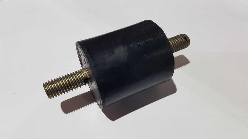 Виброгаситель для виброплит, D47×H52мм; шпильки M12×1,75; L28мм-L28мм