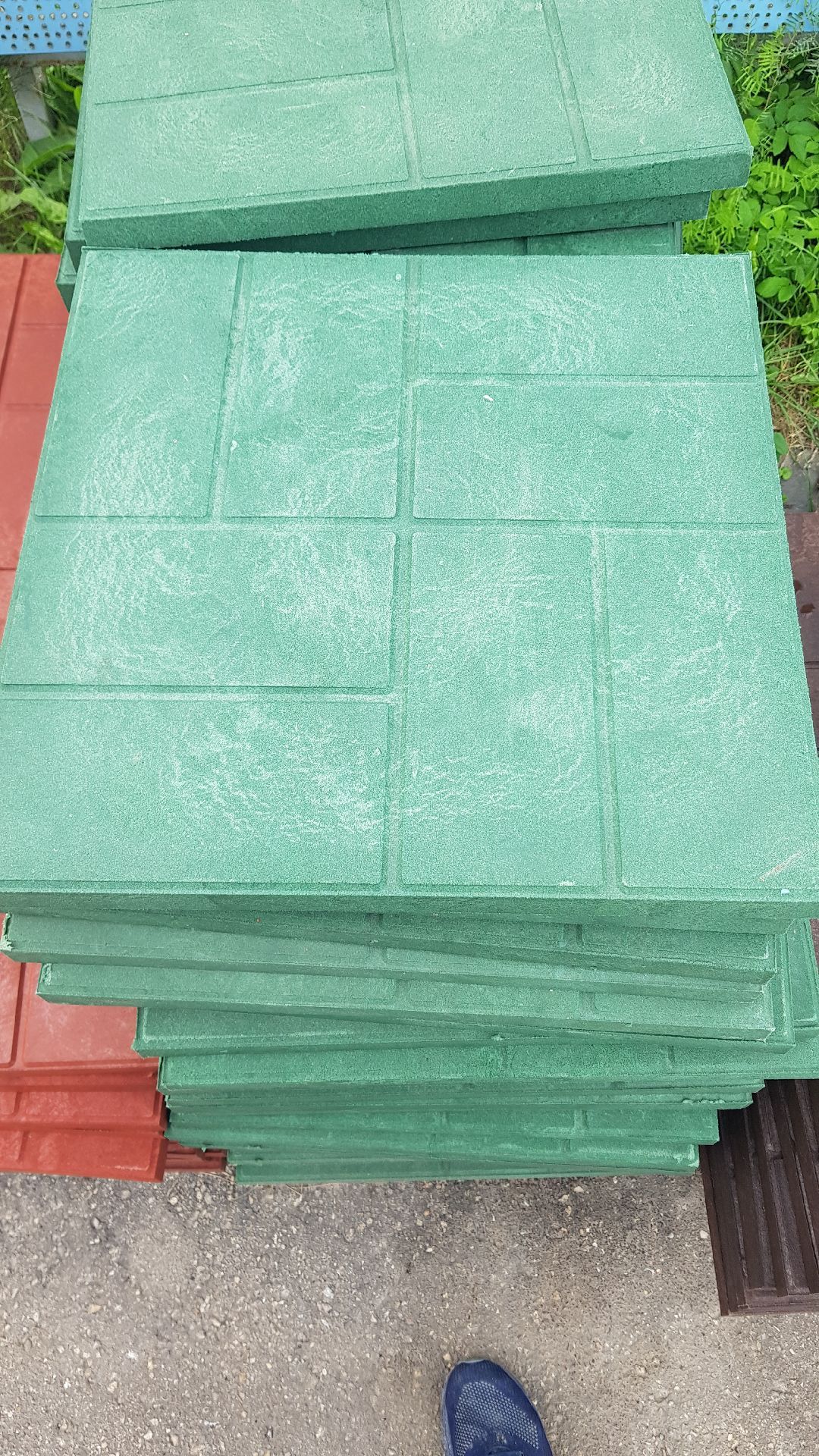 Плитка полимерпесчаная 450*450*30мм Зеленая